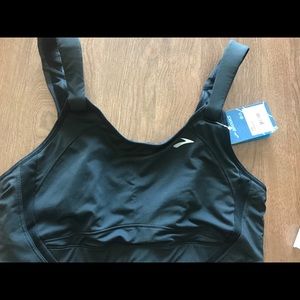 NWT 36D Brooks Moving Comfort sports bra